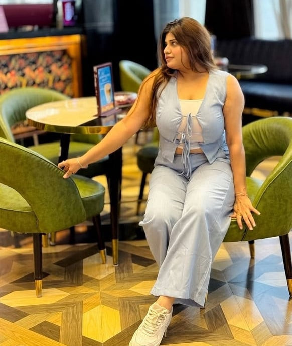 Hania Khan