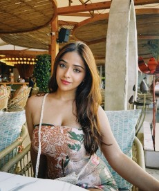 call-rishika-indian-girls-dubai