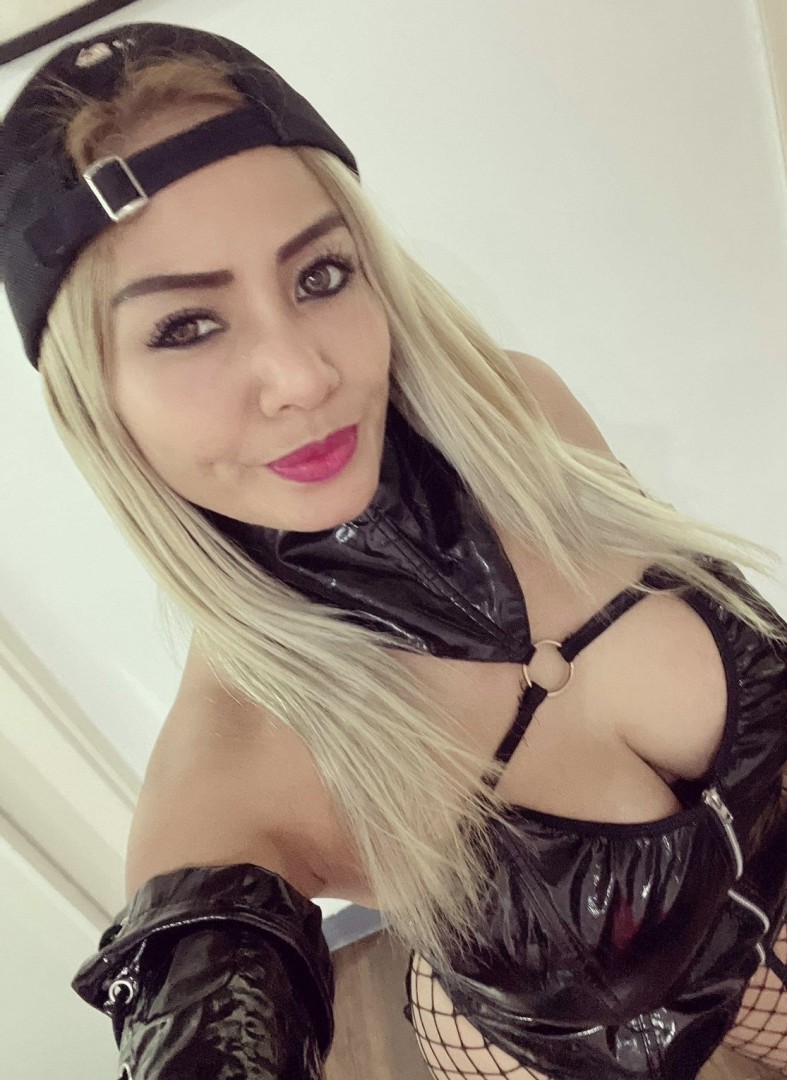 sarahjane-party-girl-3