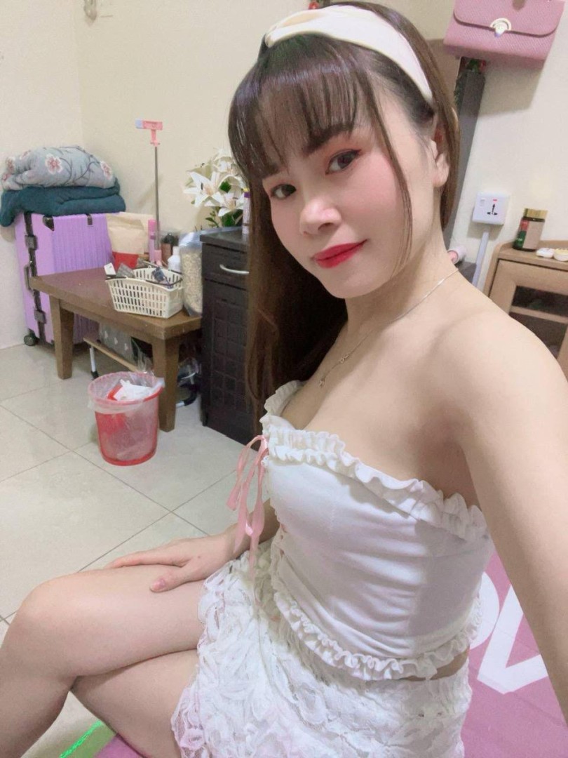 linh-linh-ajman-alone-3