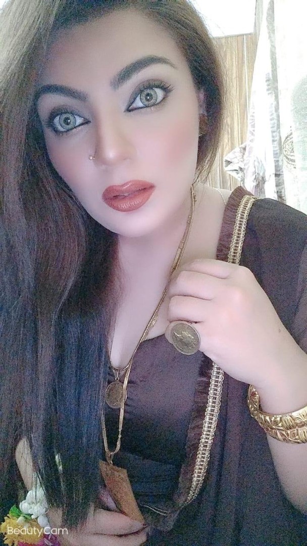 sanna-busty-milf-0