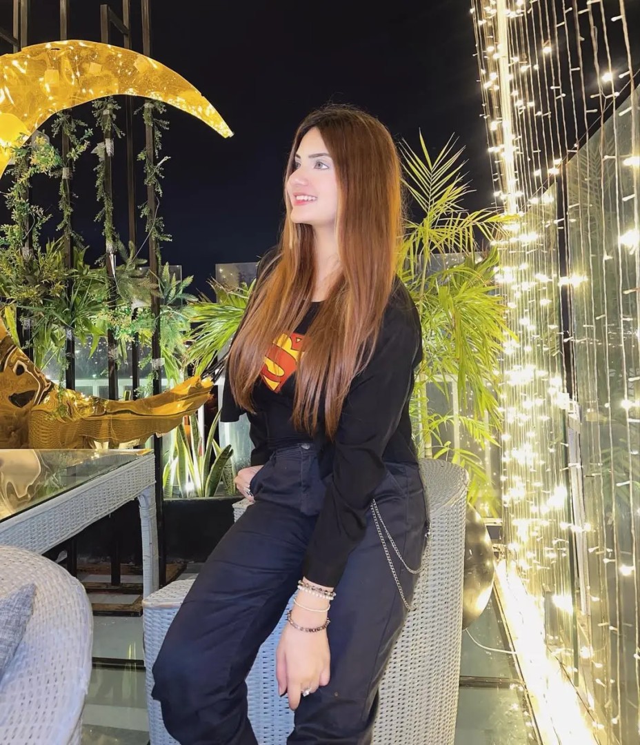 vip-indian-escort-in-dubai-komal-0