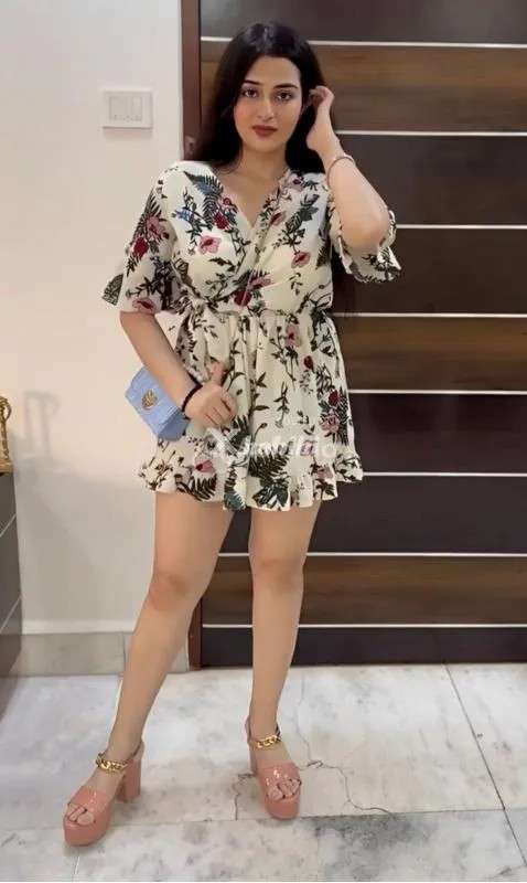 xy-college-girls-and-housewife-available-0