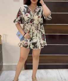 xy-college-girls-and-housewife-available