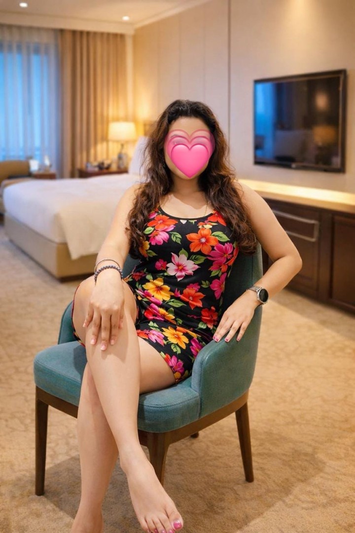 big-curvy-boobs-cam-anal-queen-meet-3