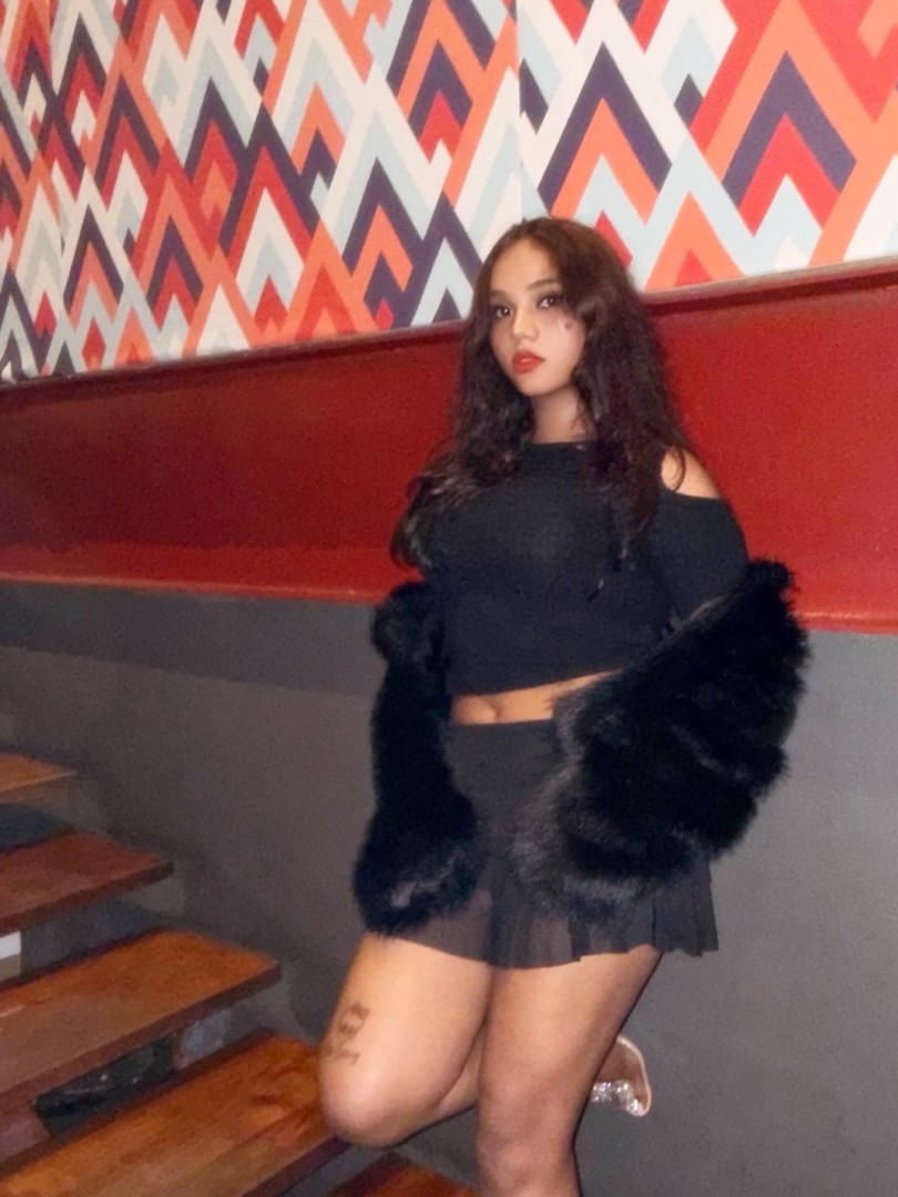 rishika-vip-escort-4