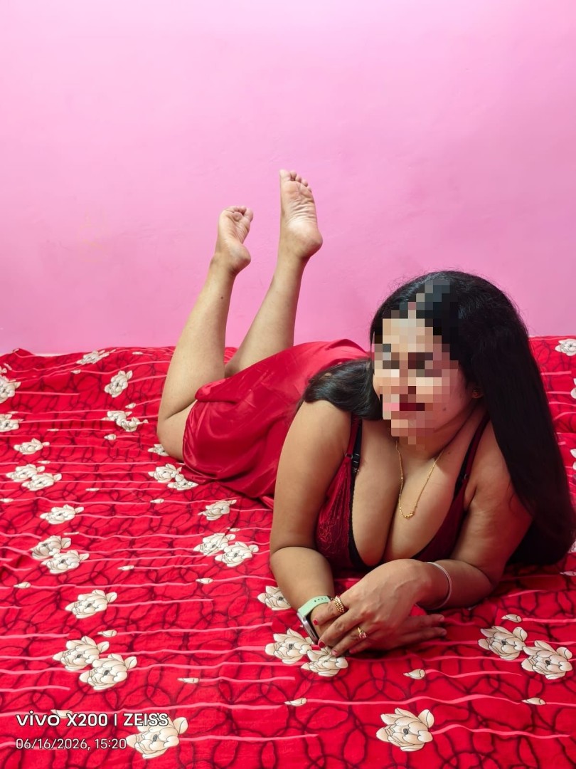milf-mousumi-independent-housewife-0