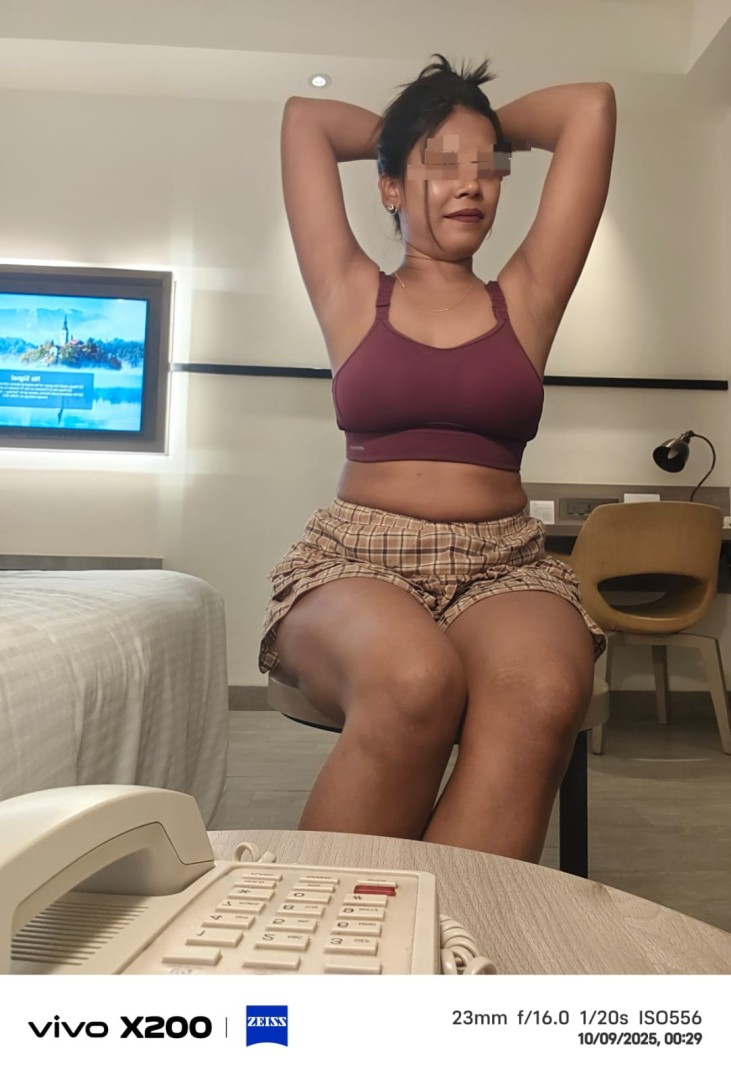 monika-independent-cam-and-real-meet-3