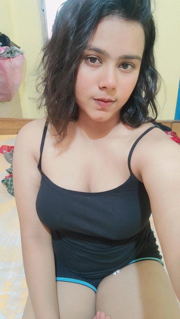 anu-ver-college-girl-independent-0