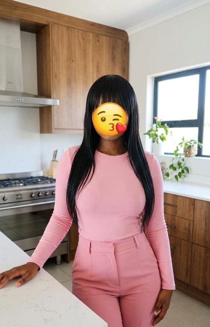 african-escort-girl-ac-room-real-4