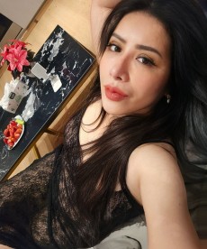 marina-independent-girl