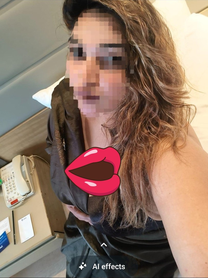 queen-rani-beautifulhousewife-0
