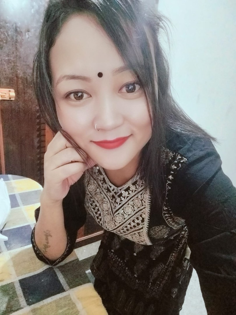 its-pooja-hot-beauty-noida-escort-1