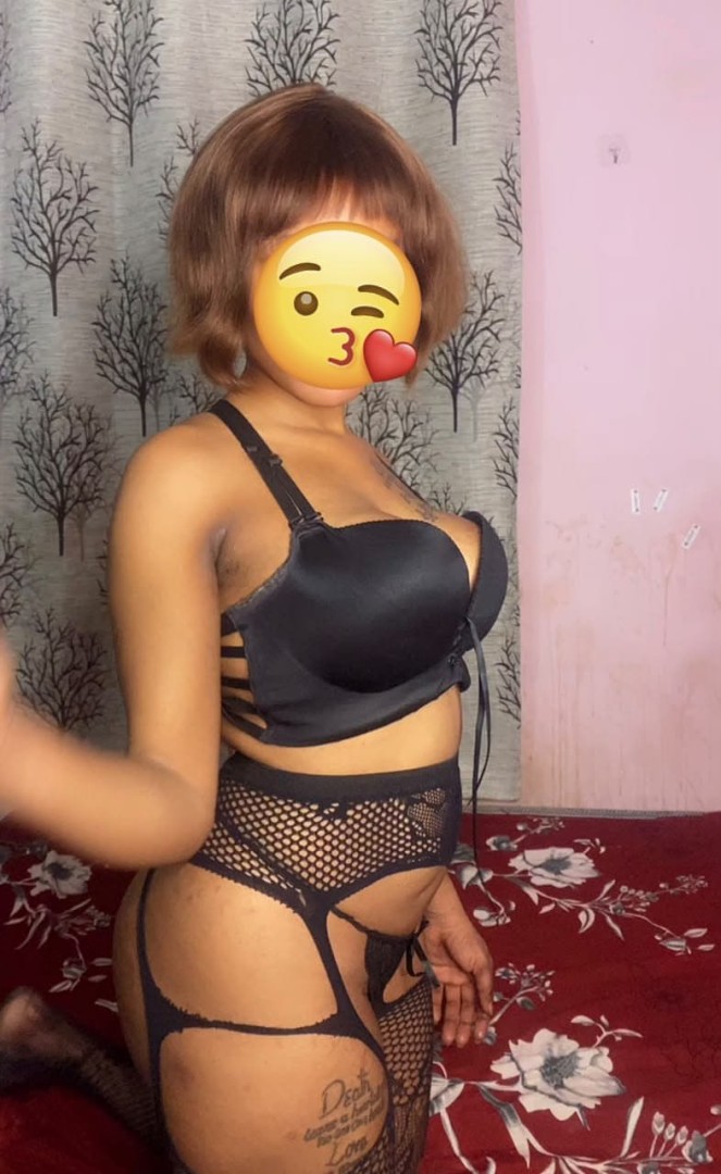 african-girl-room-real-meet-cam-4