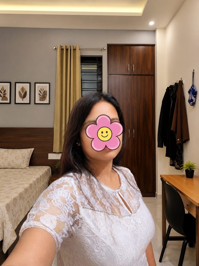 pooja-real-meet-only-4