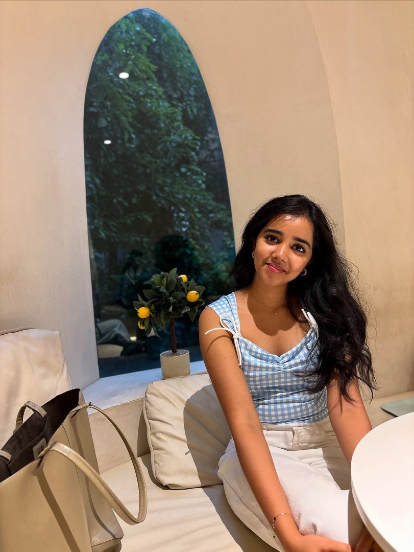 mayra-lucknow-escort-service-2