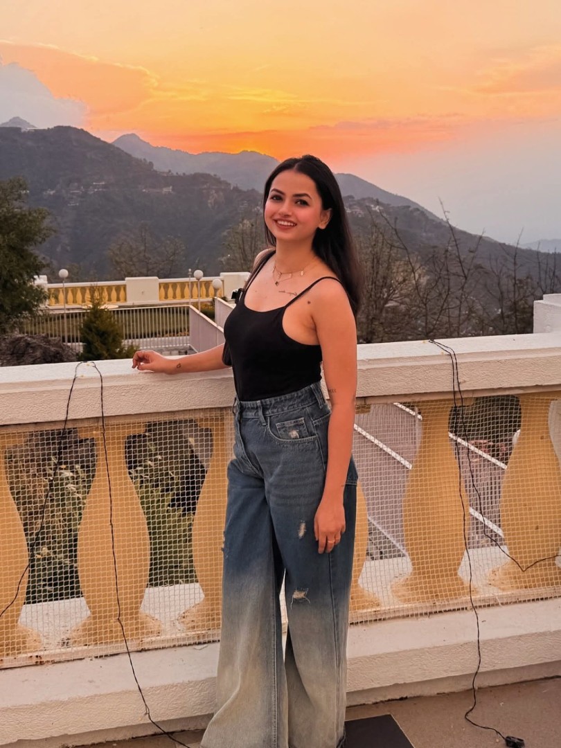 call-girls-jaipur-cash-on-hand-2