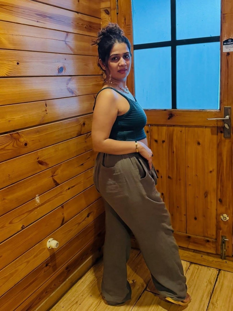 escort-service-available-ch6-247-3