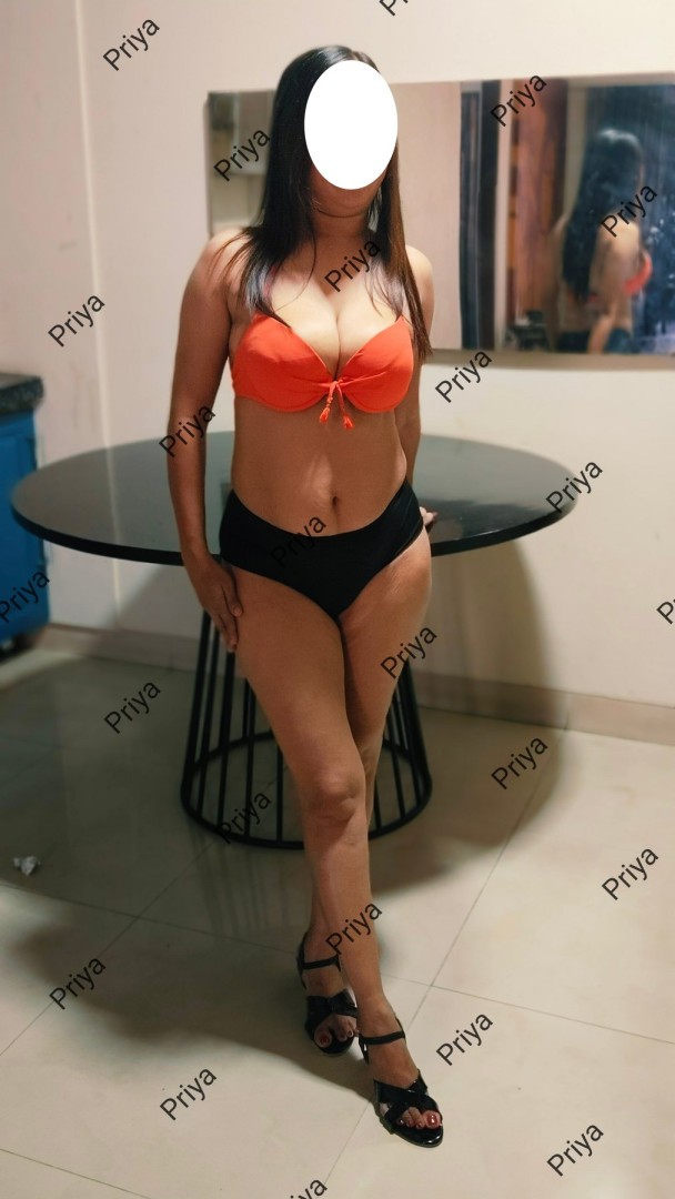hotwife-priya-2