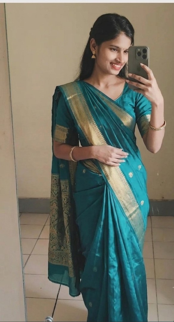 priyanka-indipandent-collage-girl-3