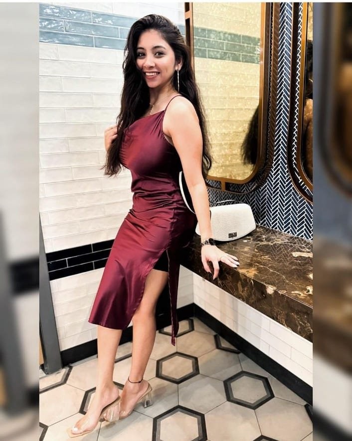 poonam-escort-service-available-24-hours-2