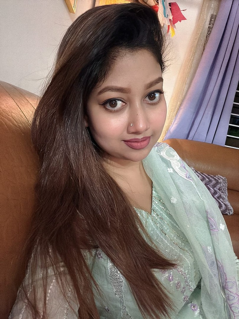 riya-at-real-and-cam-session-0