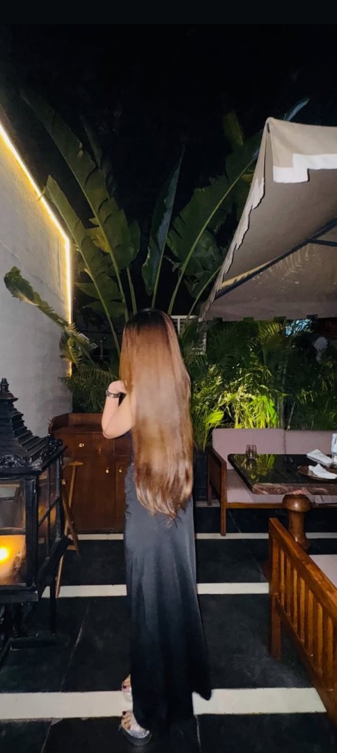 door-step-girl-available-247-2