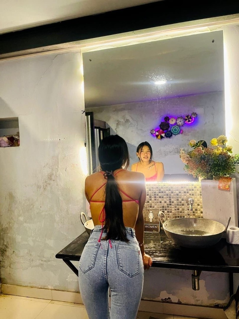 sabina-cam-show-real-meet-escorts-0