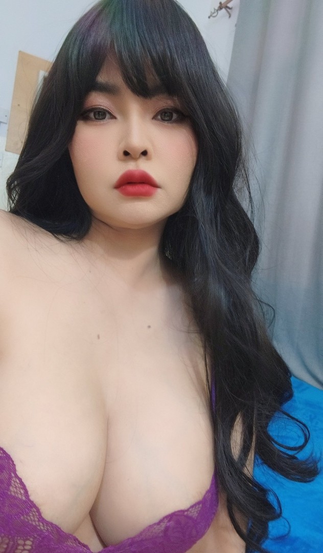 demi-new-lady-1