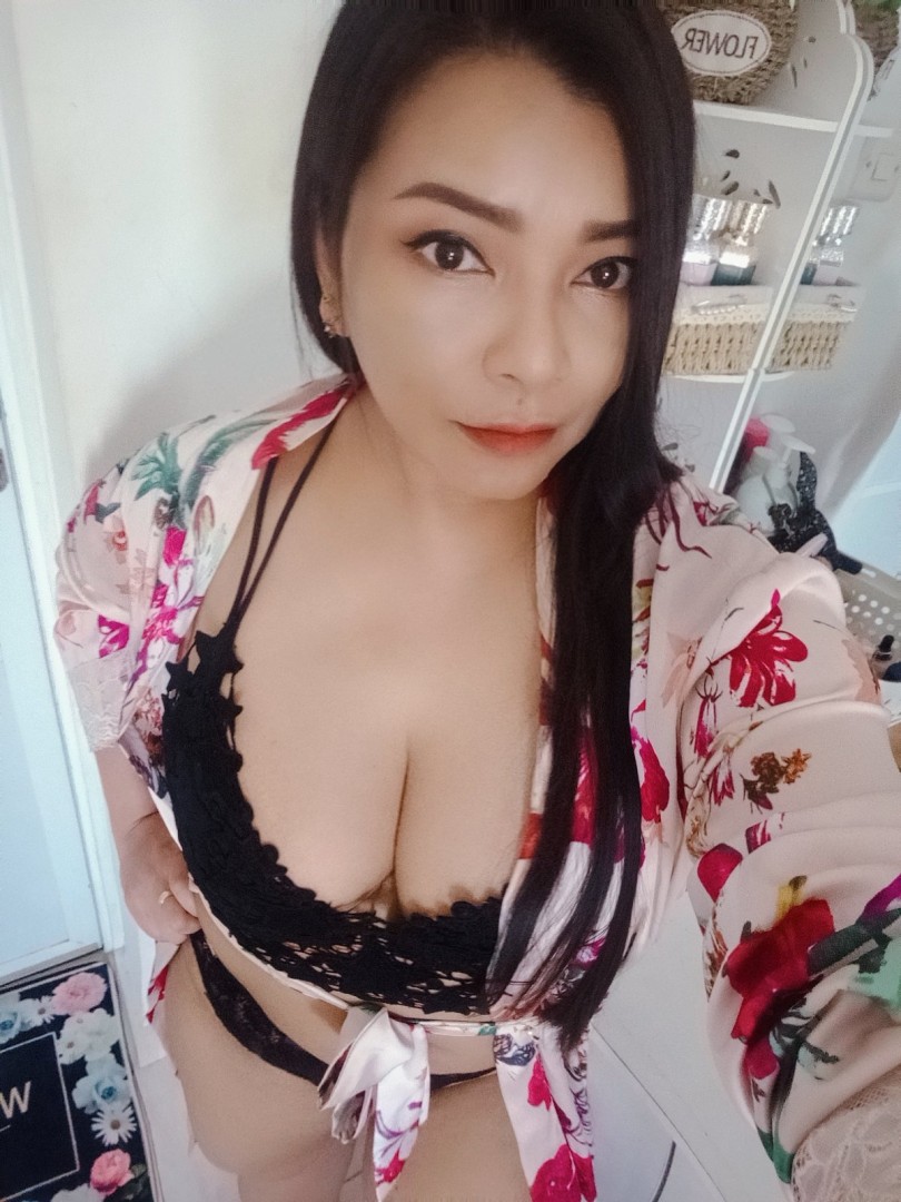 memi-memi-b2b-massage-3