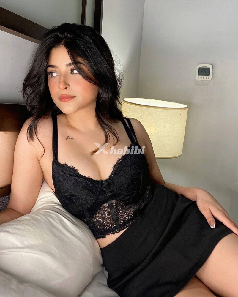 dating-girls-available-in-lahore-1