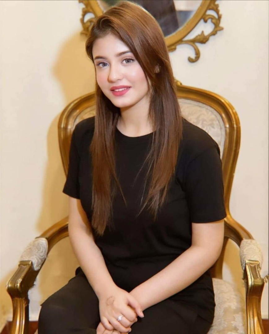hania-malik-2