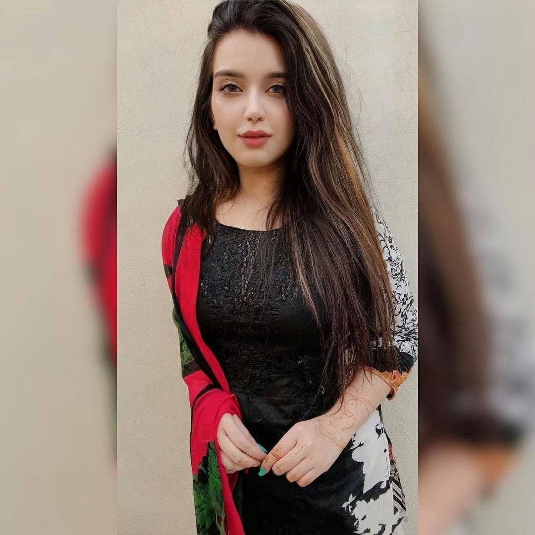 hania-khan-1