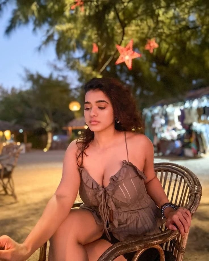 huny-escorts-in-islamabad-0