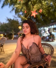 huny-escorts-in-islamabad