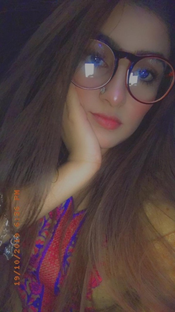 naina-model-0
