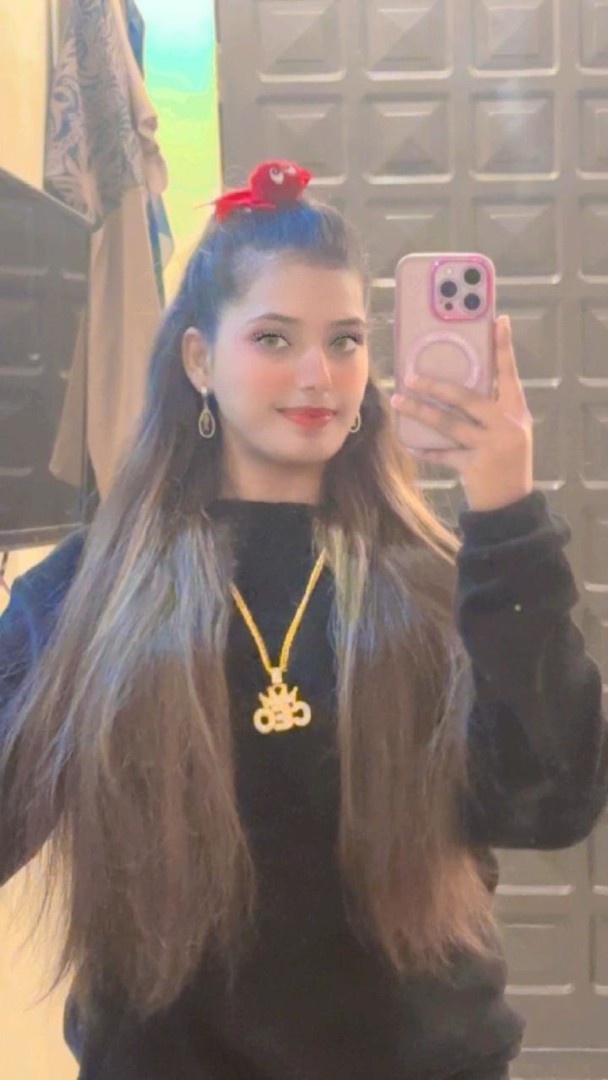 anju-karachi-escort-1
