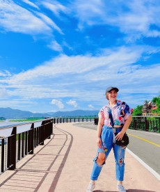 elsa-naughty-girl-in-town
