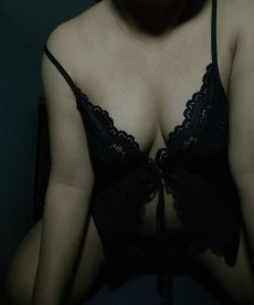renee-available