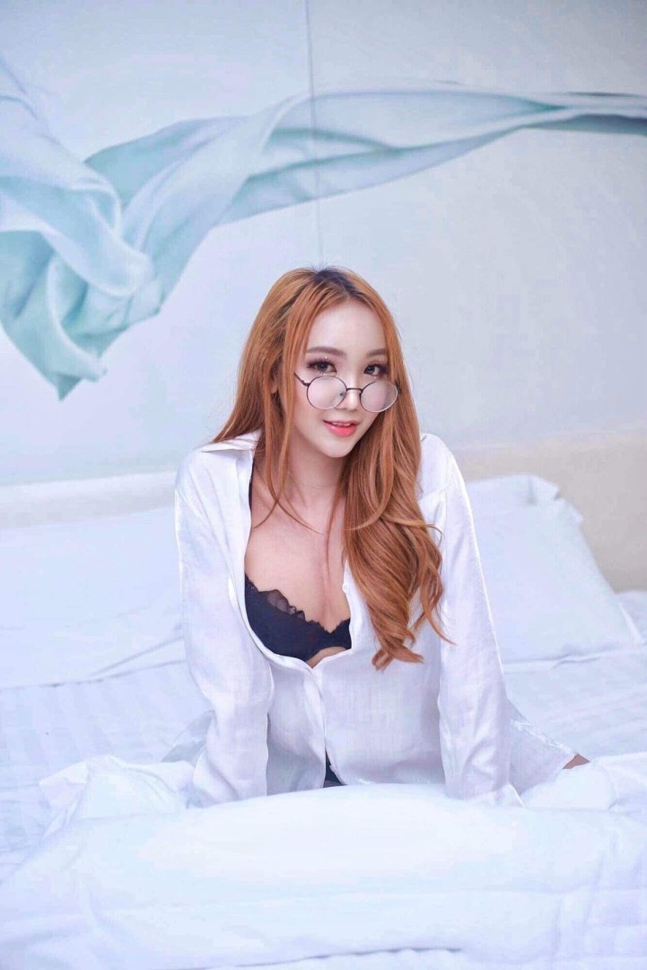 available-asian-girl-selena-1